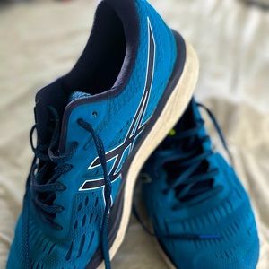 Mens Running shoes 10.5D blue